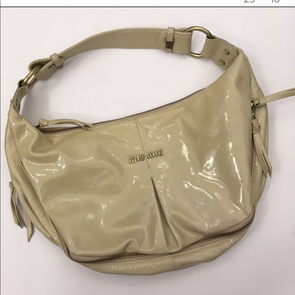 🌼Miu Miu PATENT LEATHER BEIGE PURSE 🌼
